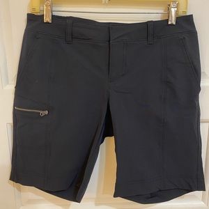 Athleta Trekkie Shorts Size 6
